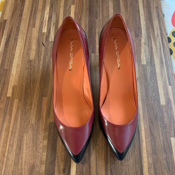 Via Spiga Black and Burgundy Heels - Picture 15 of 15